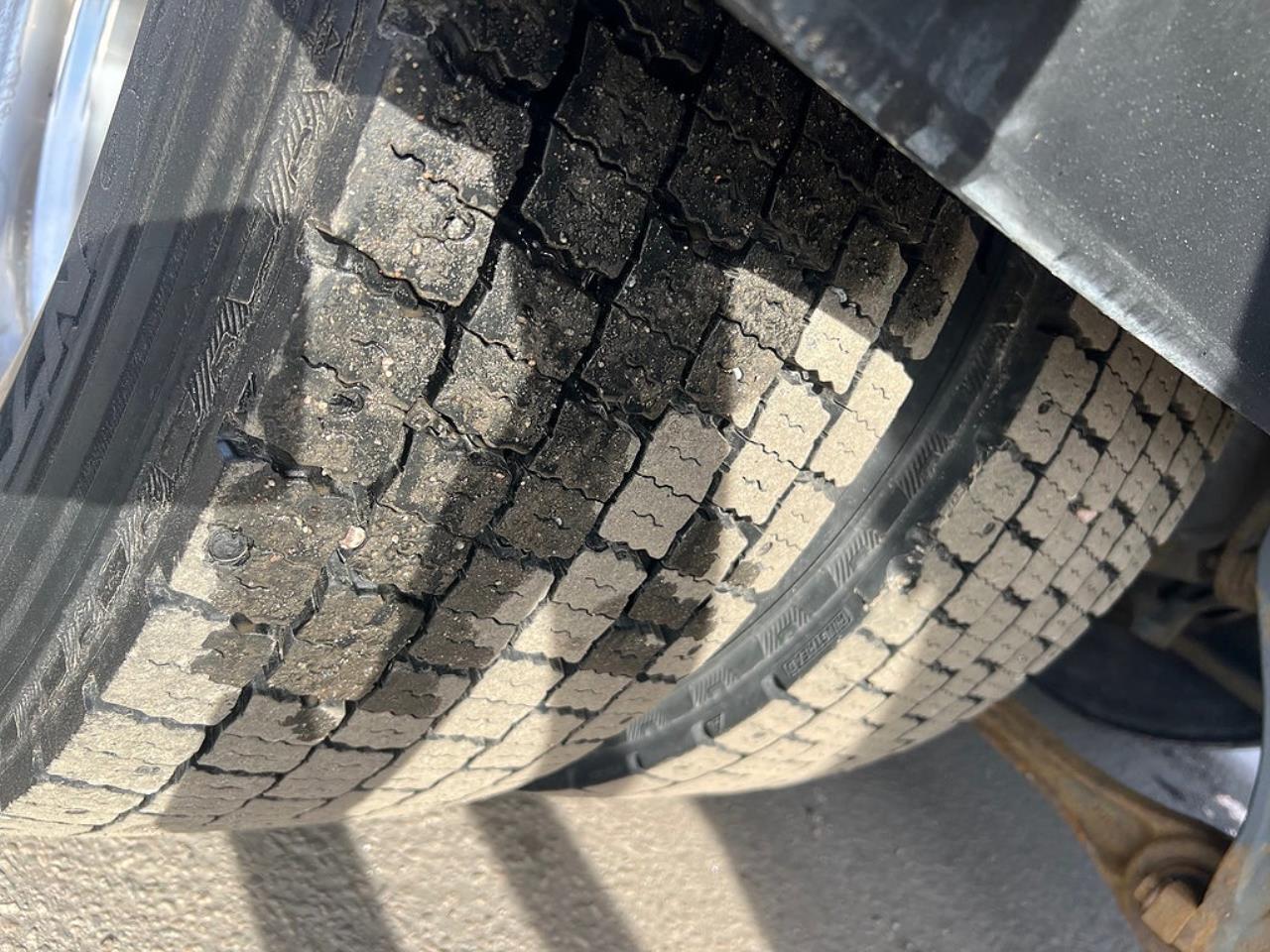 Volvo FM 330 4x2 Kylbil / Frysbil 2 Zons, Korridorbil 2020 - &Ouml;vrigt