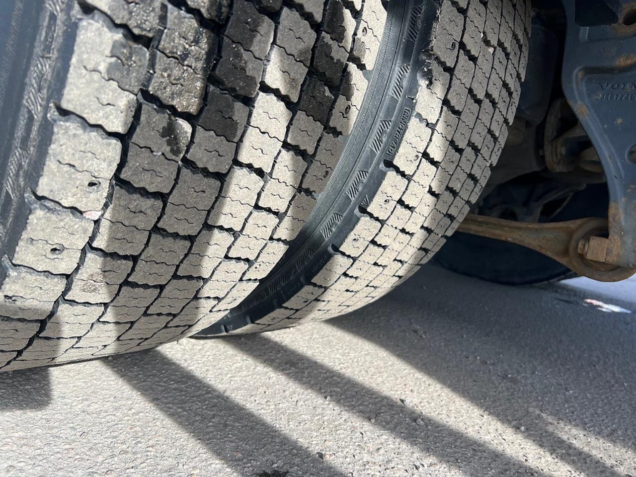 Volvo FM 330 4x2 Kylbil / Frysbil 2 Zons, Korridorbil 2020 - &Ouml;vrigt