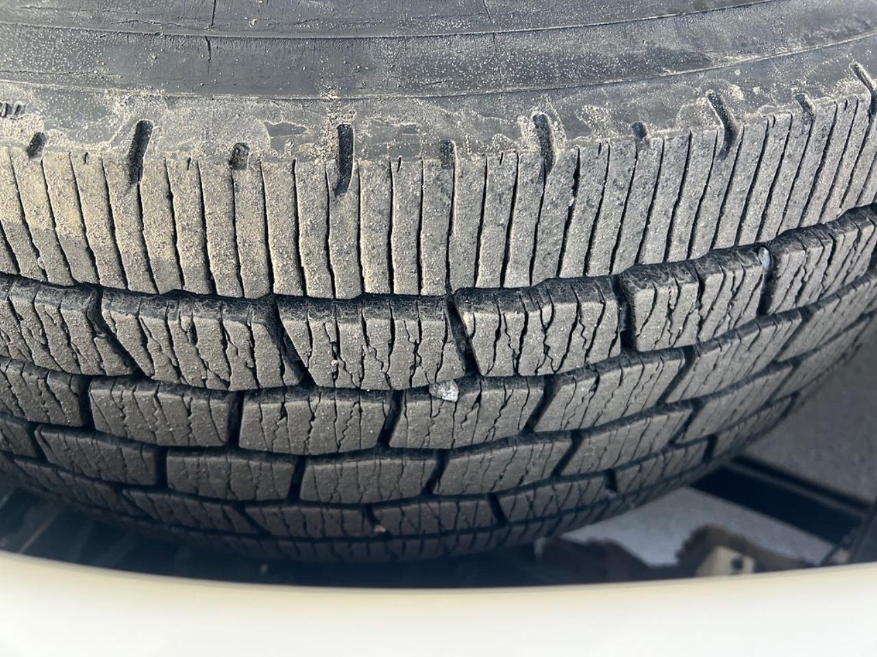 Volvo FM 330 4x2 Kylbil / Frysbil 2 Zons, Korridorbil 2020 - &Ouml;vrigt