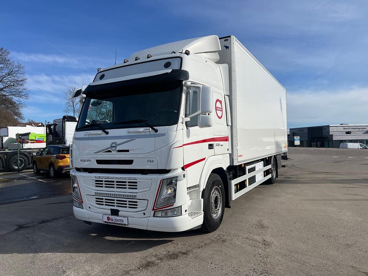 Volvo FM 330 4x2 Kylbil / Frysbil 2 Zons, Korridorbil 2020 - &Ouml;vrigt