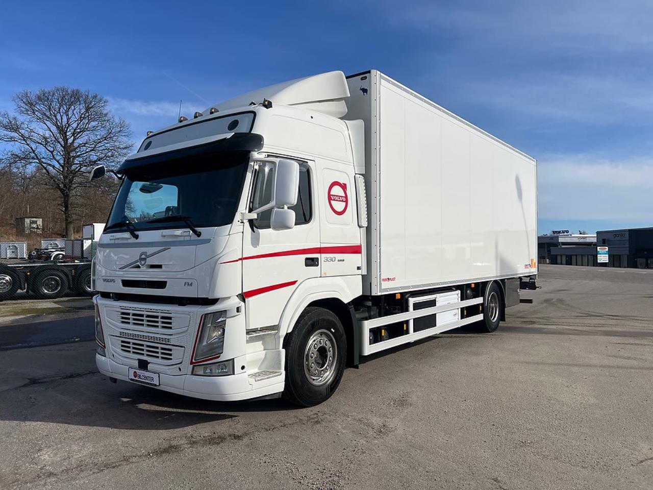 Volvo FM 330 4x2 Kylbil / Frysbil 2 Zons, Korridorbil 2020 - &Ouml;vrigt