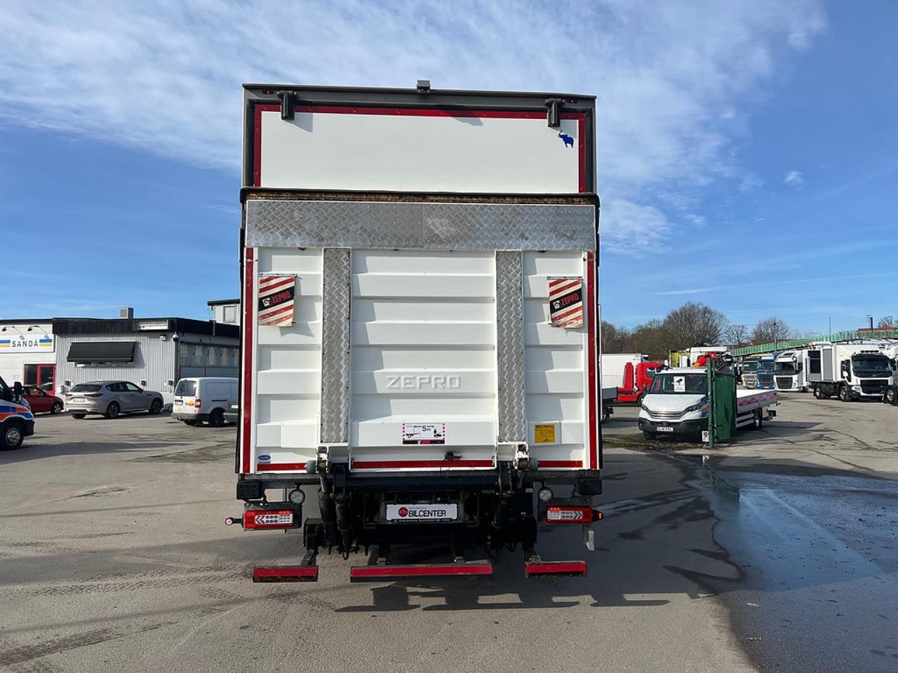 Volvo FM 330 4x2 Kylbil / Frysbil 2 Zons, Korridorbil 2020 - &Ouml;vrigt