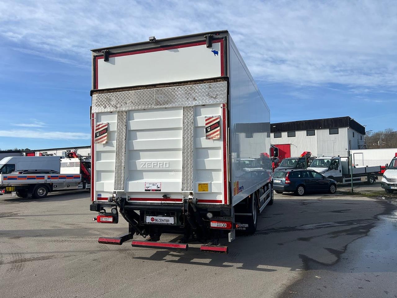 Volvo FM 330 4x2 Kylbil / Frysbil 2 Zons, Korridorbil 2020 - &Ouml;vrigt