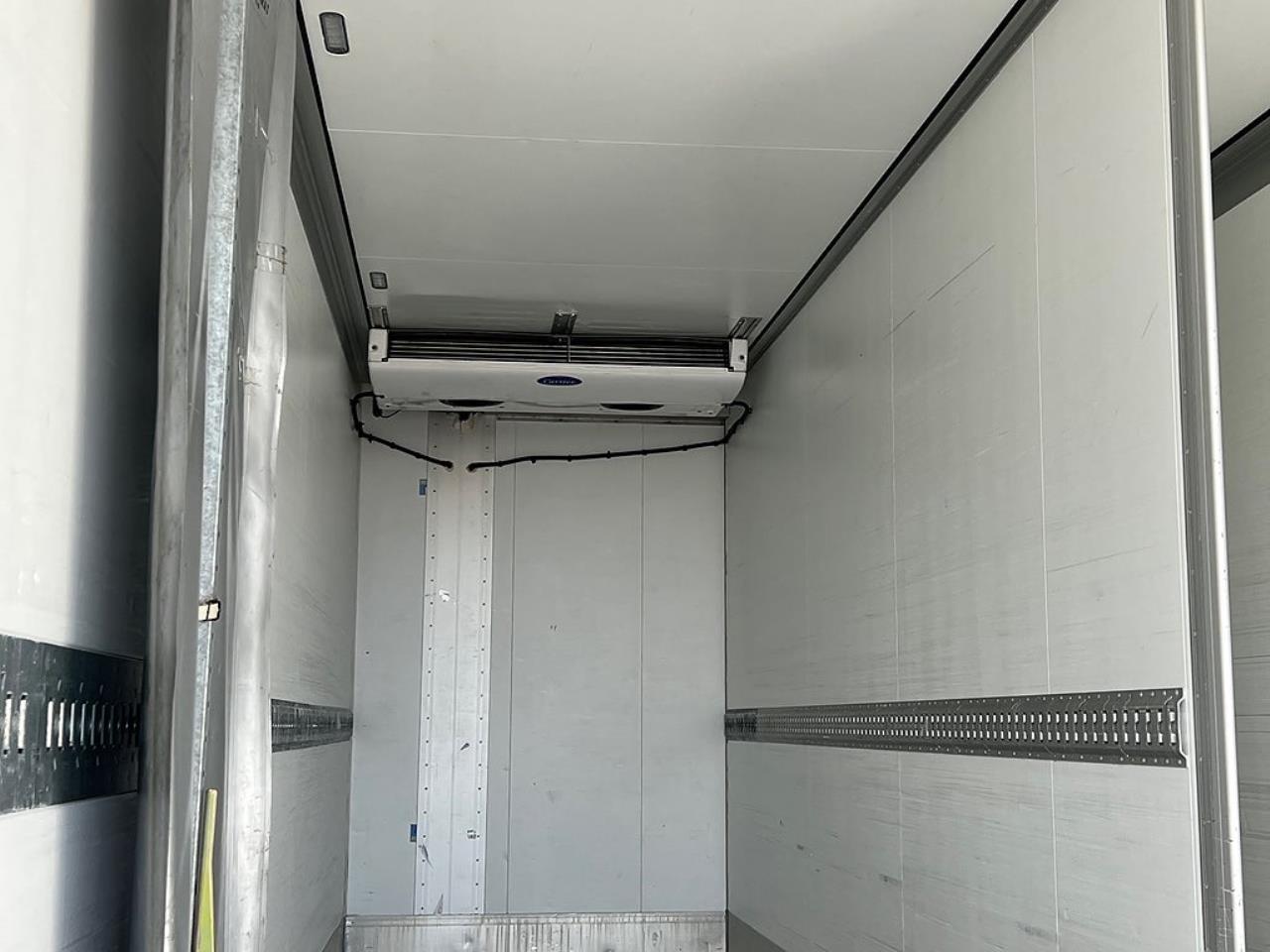 Volvo FM 330 4x2 Kylbil / Frysbil 2 Zons, Korridorbil 2020 - &Ouml;vrigt