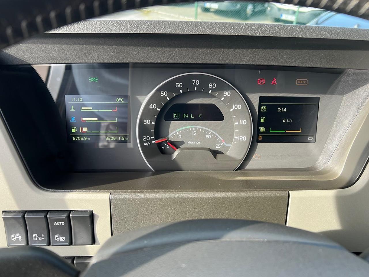 Volvo FM 330 4x2 Kylbil / Frysbil 2 Zons, Korridorbil 2020 - &Ouml;vrigt