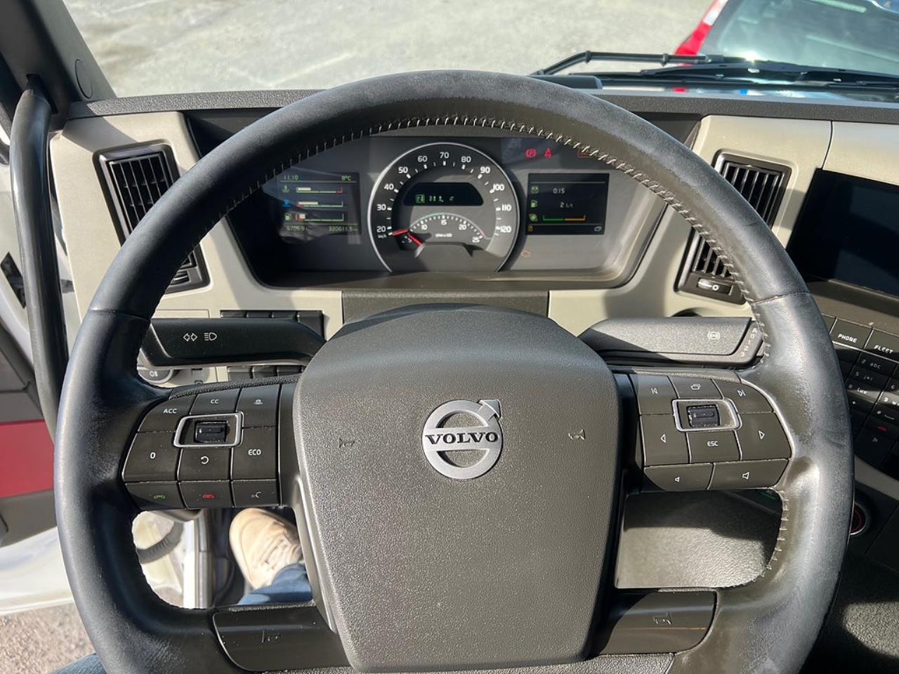 Volvo FM 330 4x2 Kylbil / Frysbil 2 Zons, Korridorbil 2020 - &Ouml;vrigt