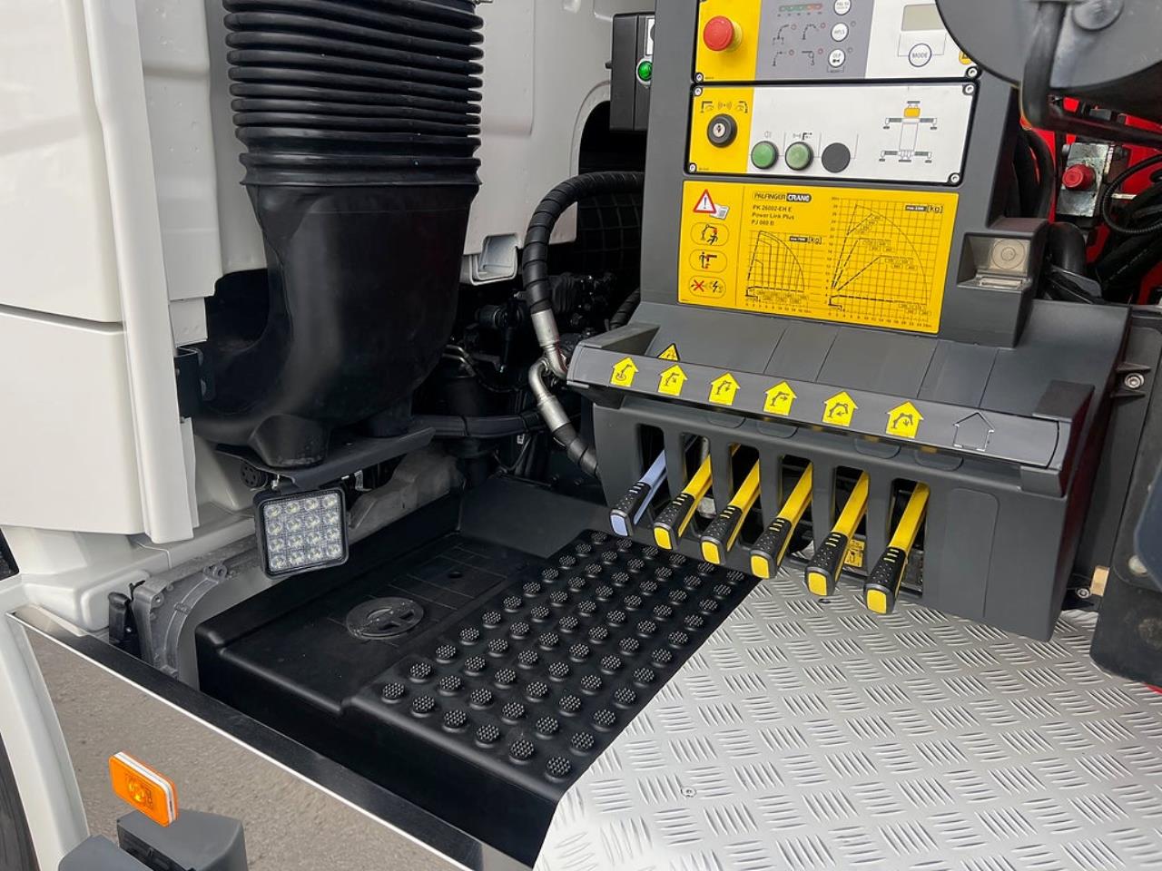 Volvo FM13 500 6x2*4 Kranv&auml;xlare Palfinger 26002 Kran 2024 - Kran