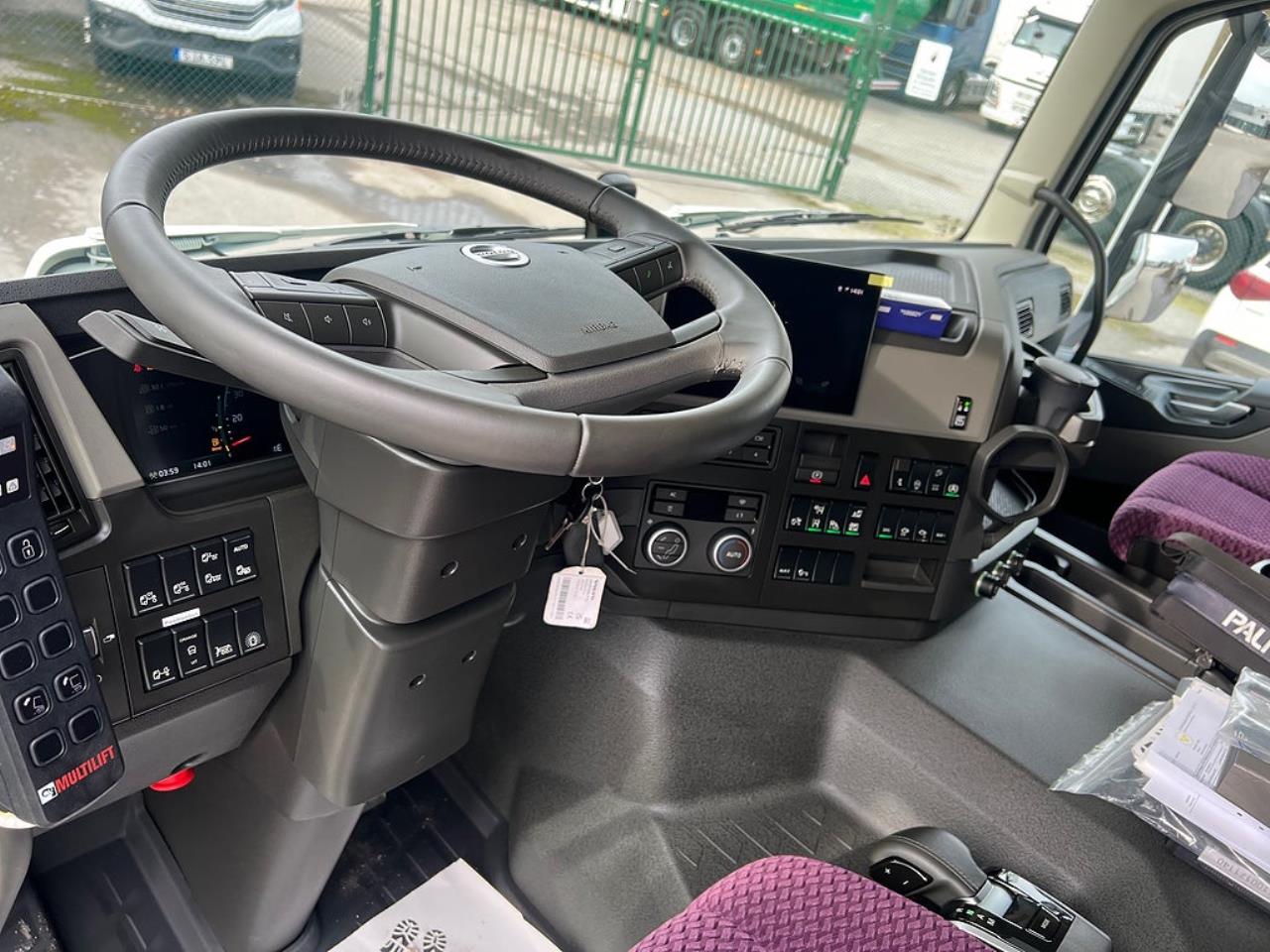 Volvo FM13 500 6x2*4 Kranv&auml;xlare Palfinger 26002 Kran 2024 - Kran