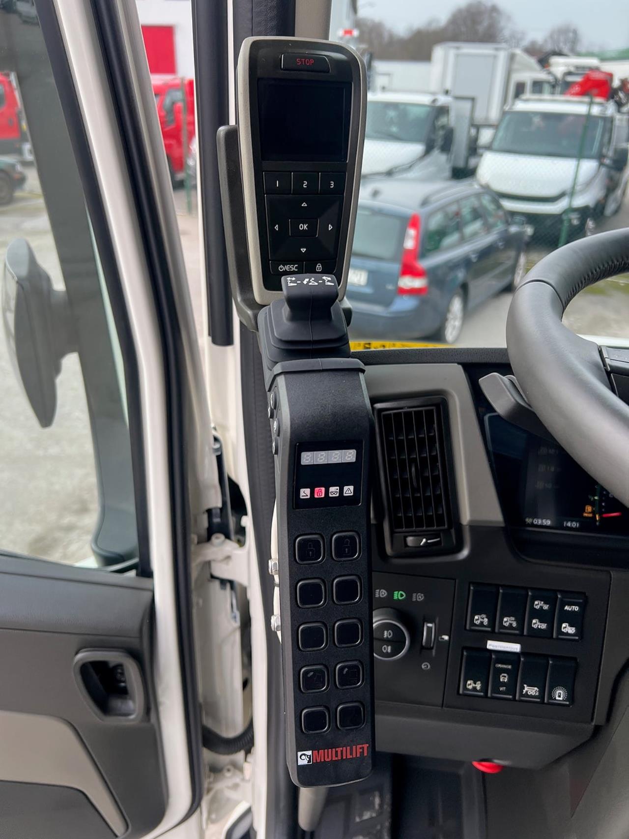 Volvo FM13 500 6x2*4 Kranv&auml;xlare Palfinger 26002 Kran 2024 - Kran