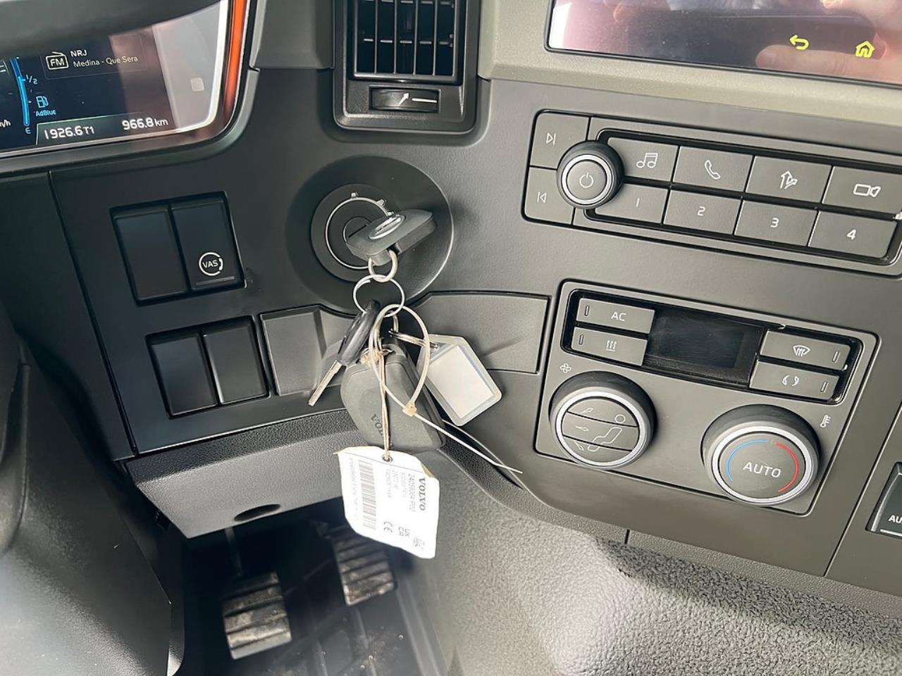 Volvo FM13 500 6x2*4 Kranv&auml;xlare Palfinger 26002 Kran 2024 - Kran