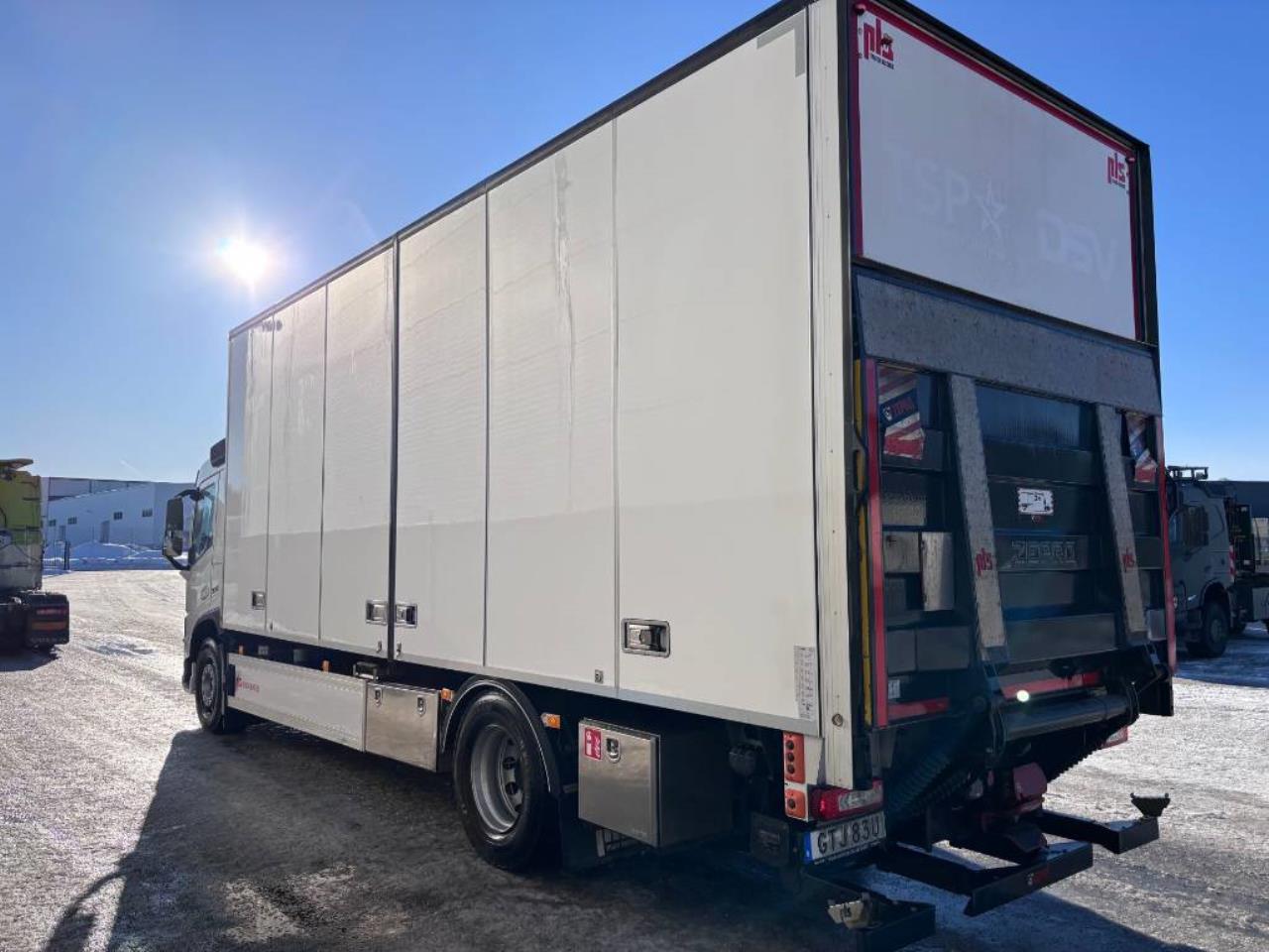 Volvo FM 330 2024 - Sk&aring;p