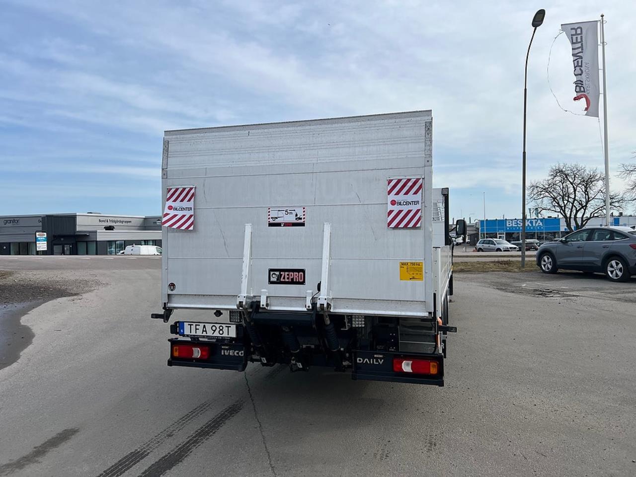 Iveco Daily 72C18 A8 Kranbil Hiab Kran & Z-Lift, Fullutrustad 2023 - &Ouml;vrigt