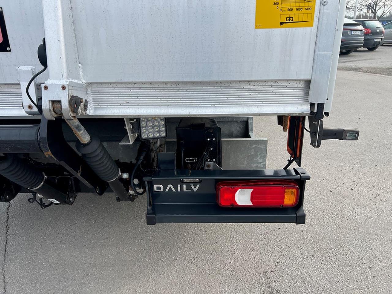 Iveco Daily 72C18 A8 Kranbil Hiab Kran & Z-Lift, Fullutrustad 2023 - &Ouml;vrigt