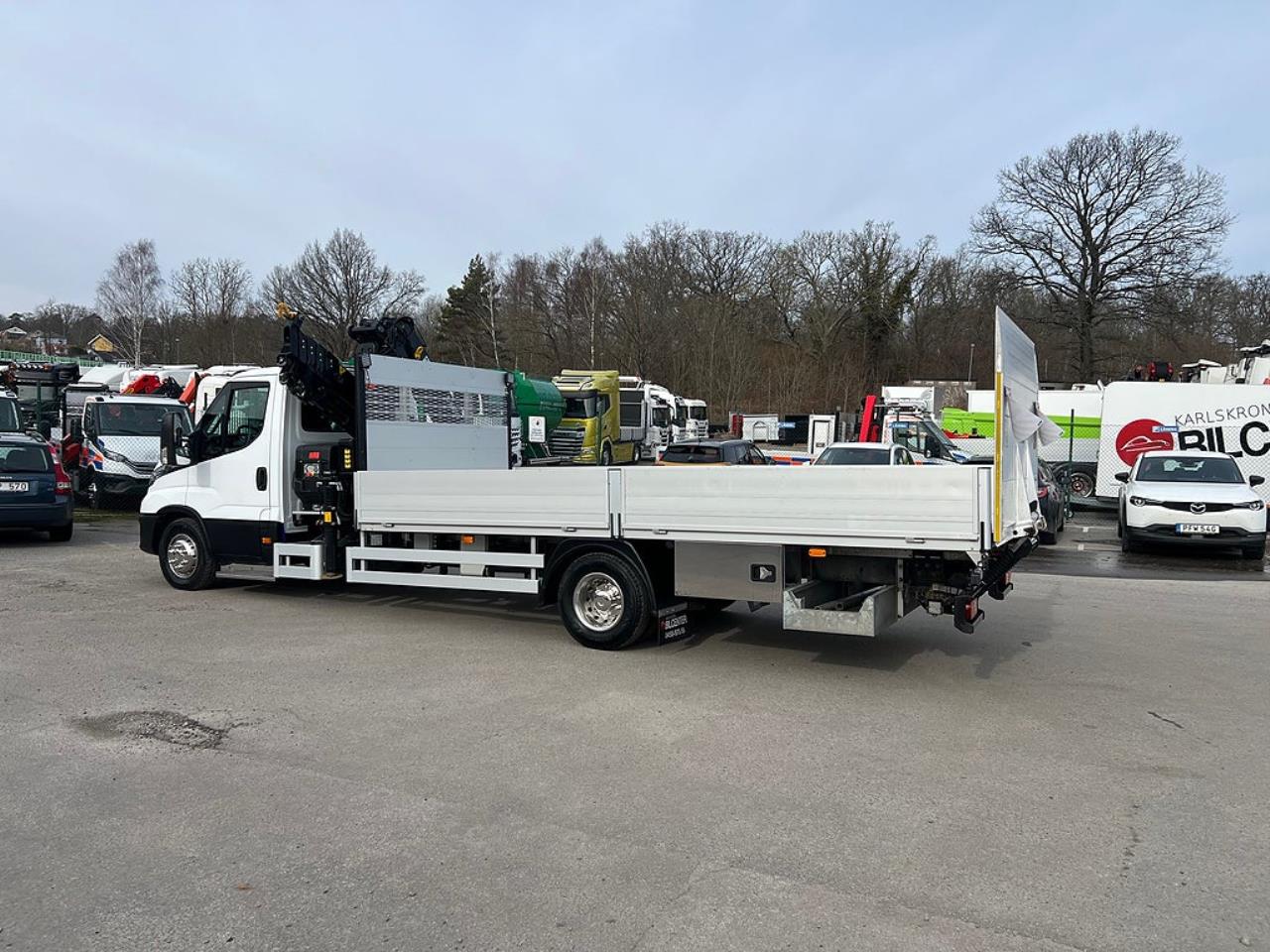 Iveco Daily 72C18 A8 Kranbil Hiab Kran & Z-Lift, Fullutrustad 2023 - &Ouml;vrigt