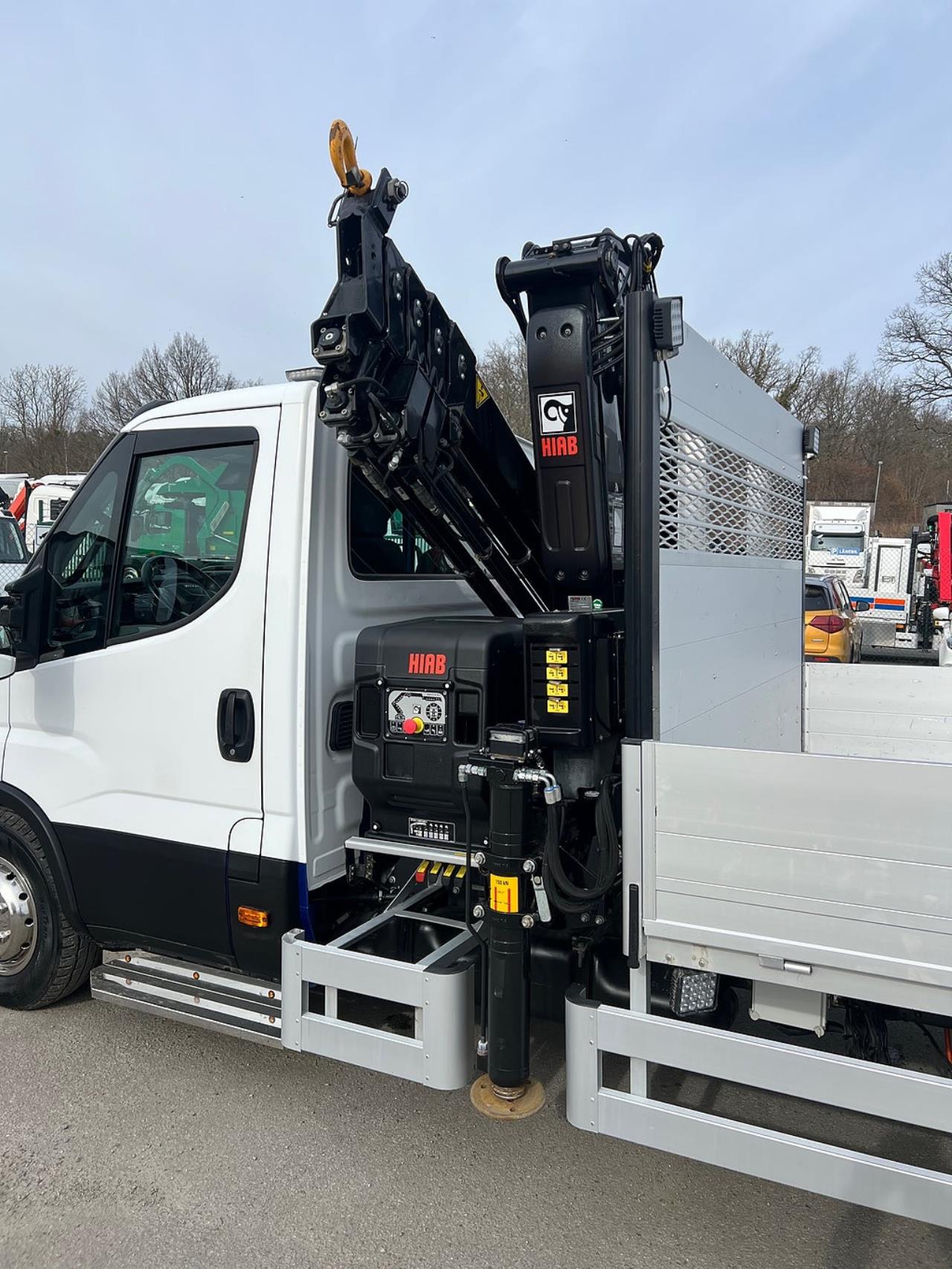 Iveco Daily 72C18 A8 Kranbil Hiab Kran & Z-Lift, Fullutrustad 2023 - &Ouml;vrigt