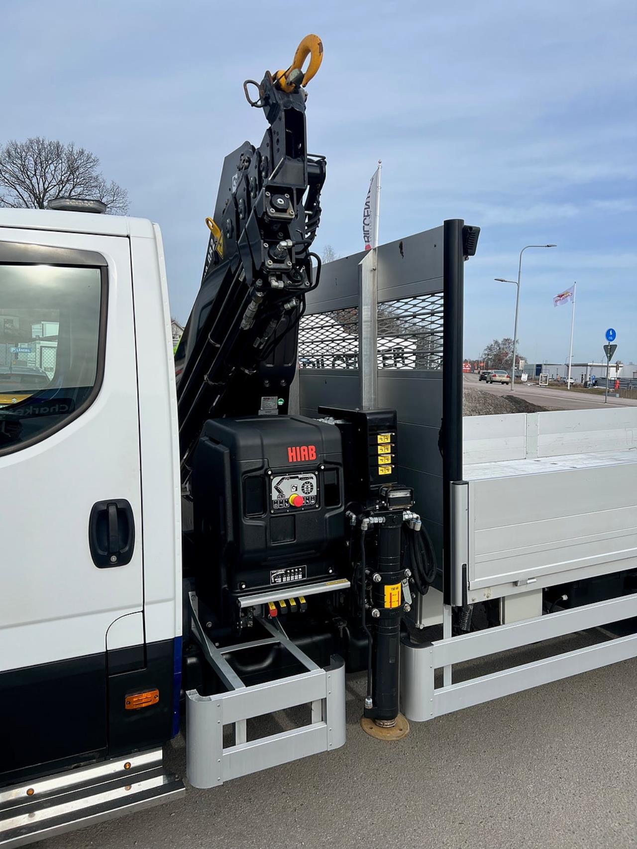 Iveco Daily 72C18 A8 Kranbil Hiab Kran & Z-Lift, Fullutrustad 2023 - &Ouml;vrigt