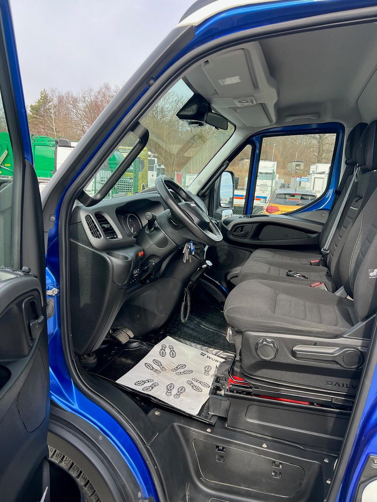 Iveco Daily 72C18 A8 Kranbil Hiab Kran & Z-Lift, Fullutrustad 2023 - &Ouml;vrigt