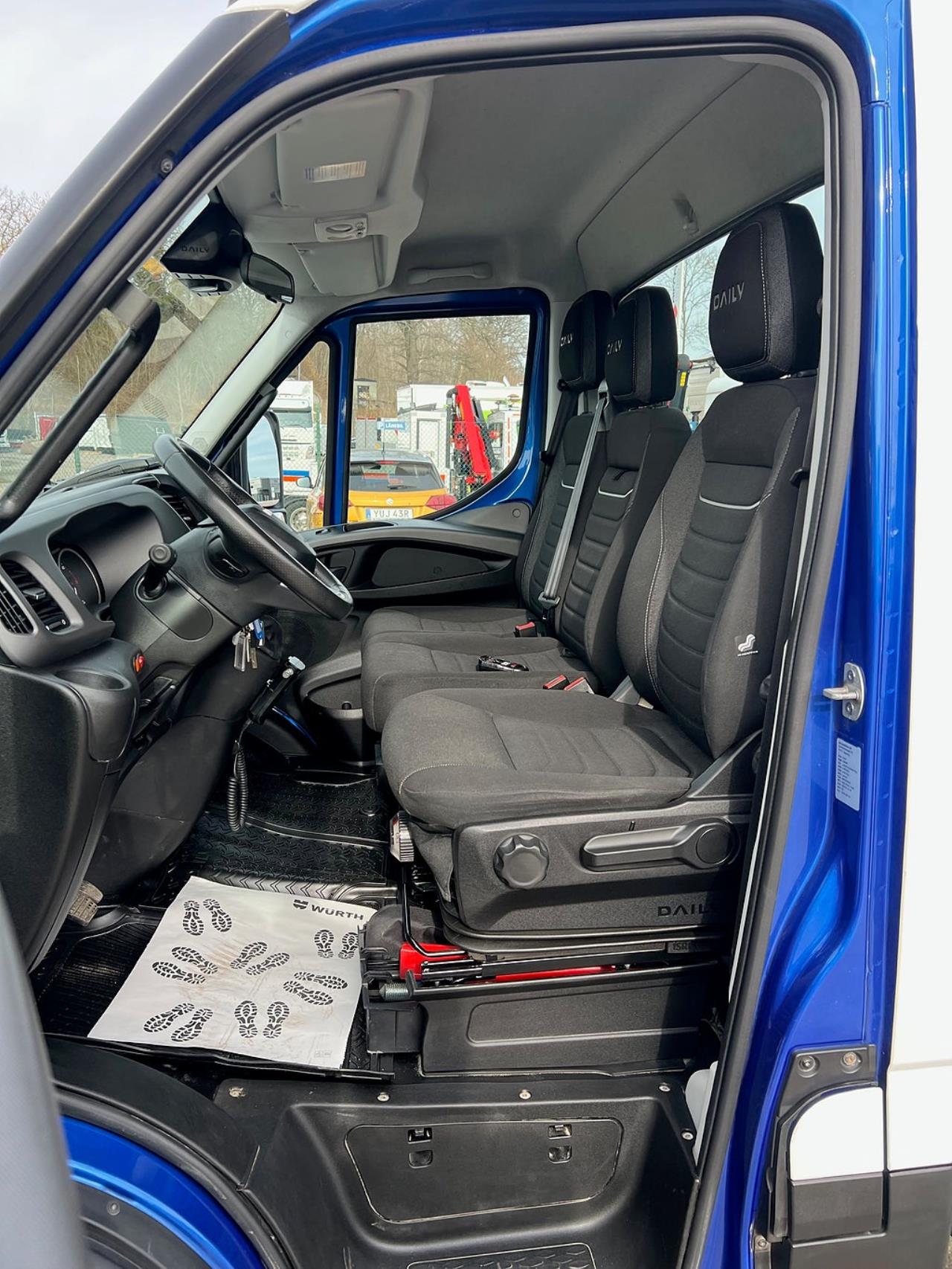 Iveco Daily 72C18 A8 Kranbil Hiab Kran & Z-Lift, Fullutrustad 2023 - &Ouml;vrigt