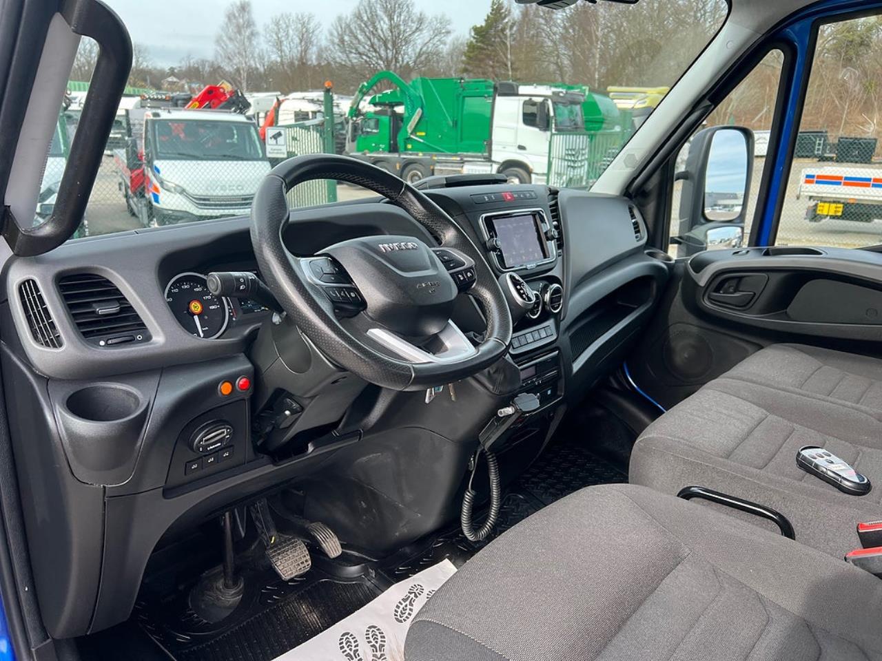 Iveco Daily 72C18 A8 Kranbil Hiab Kran & Z-Lift, Fullutrustad 2023 - &Ouml;vrigt