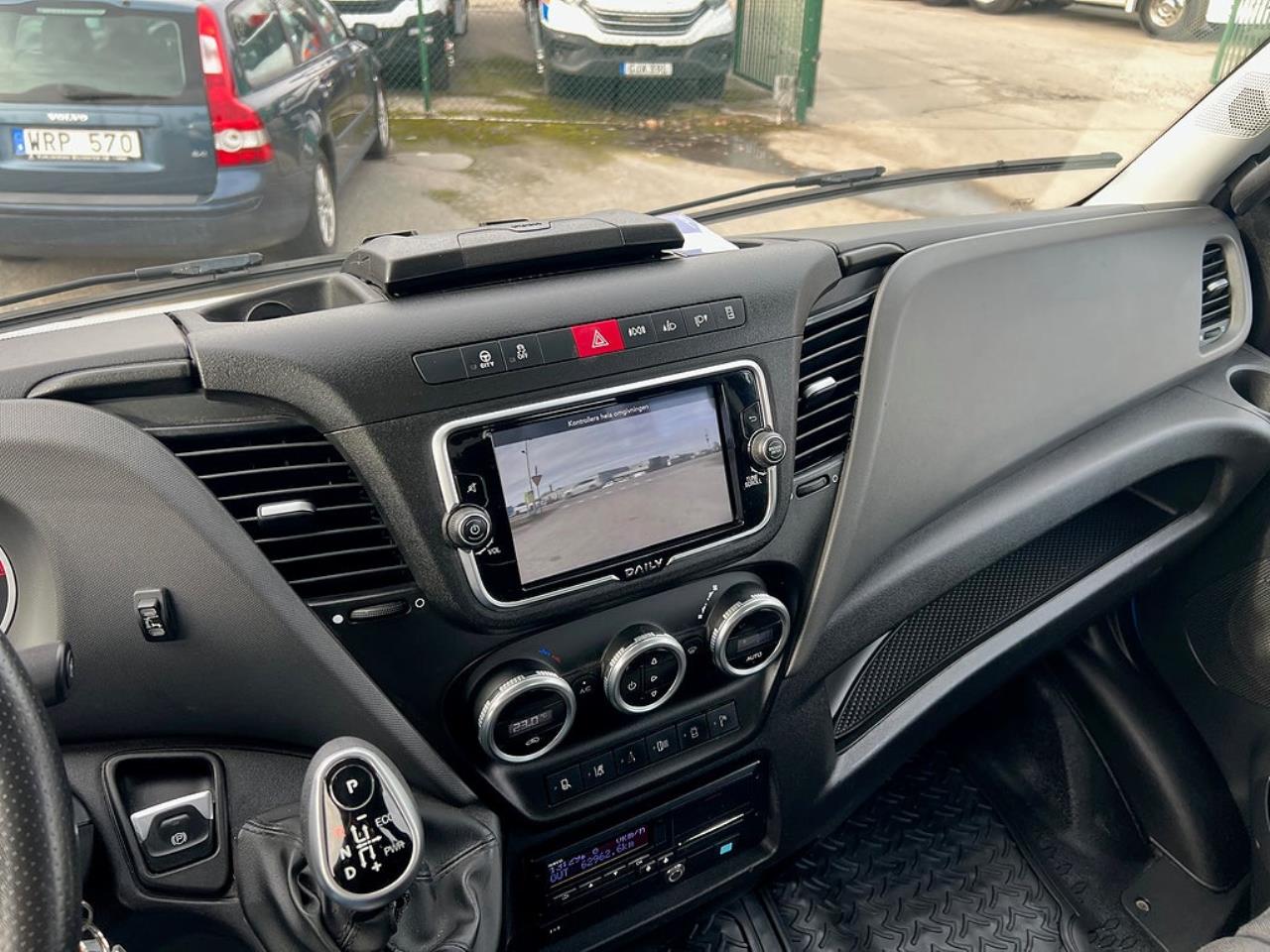 Iveco Daily 72C18 A8 Kranbil Hiab Kran & Z-Lift, Fullutrustad 2023 - &Ouml;vrigt