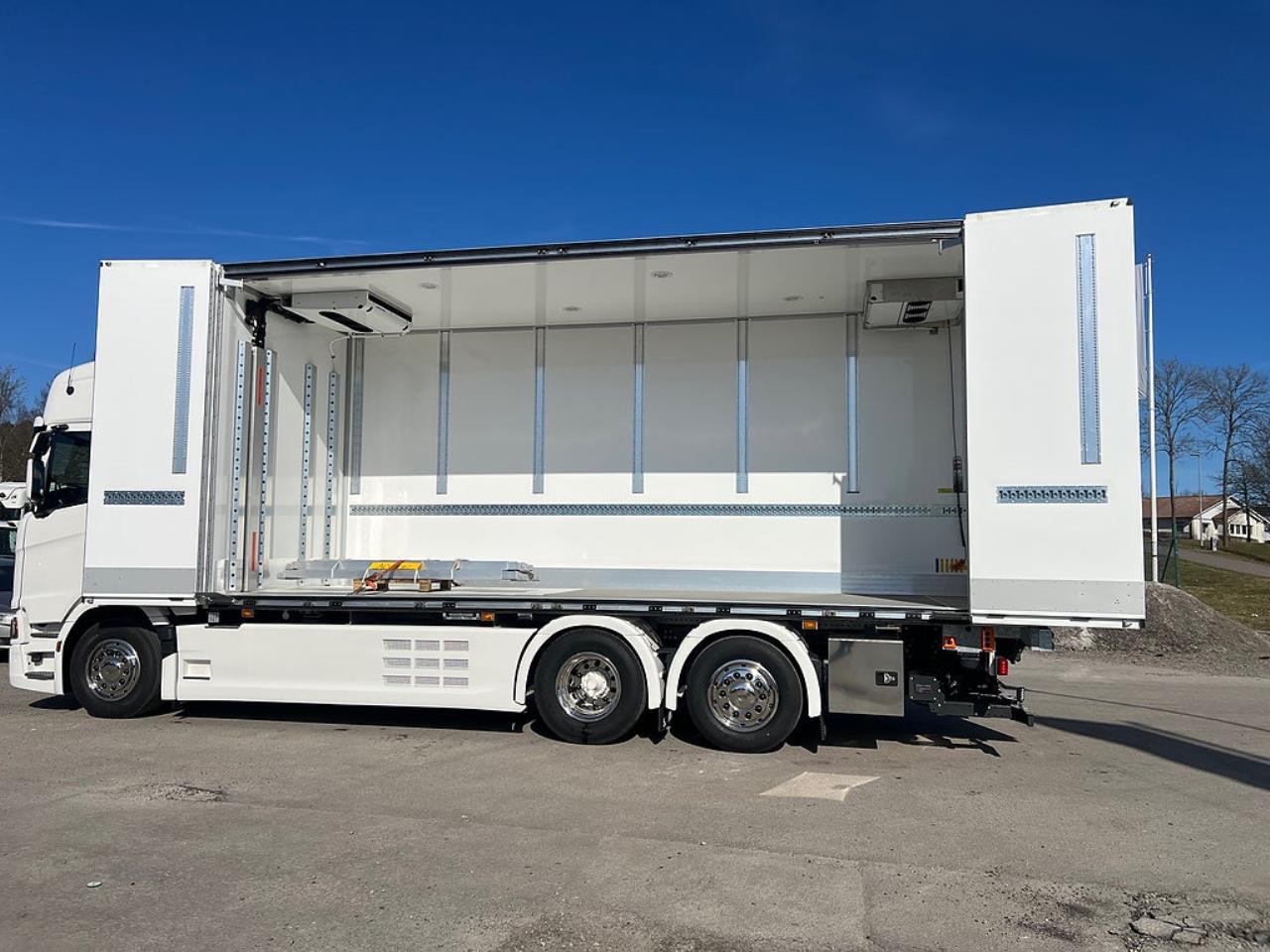 Scania R560 6x2*4 Kylbil / Frysbil &Ouml;BS, Norfrig 2026 - Sk&aring;p isolerat