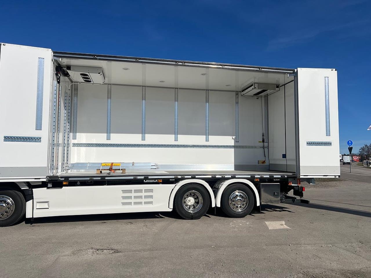 Scania R560 6x2*4 Kylbil / Frysbil &Ouml;BS, Norfrig 2026 - Sk&aring;p isolerat