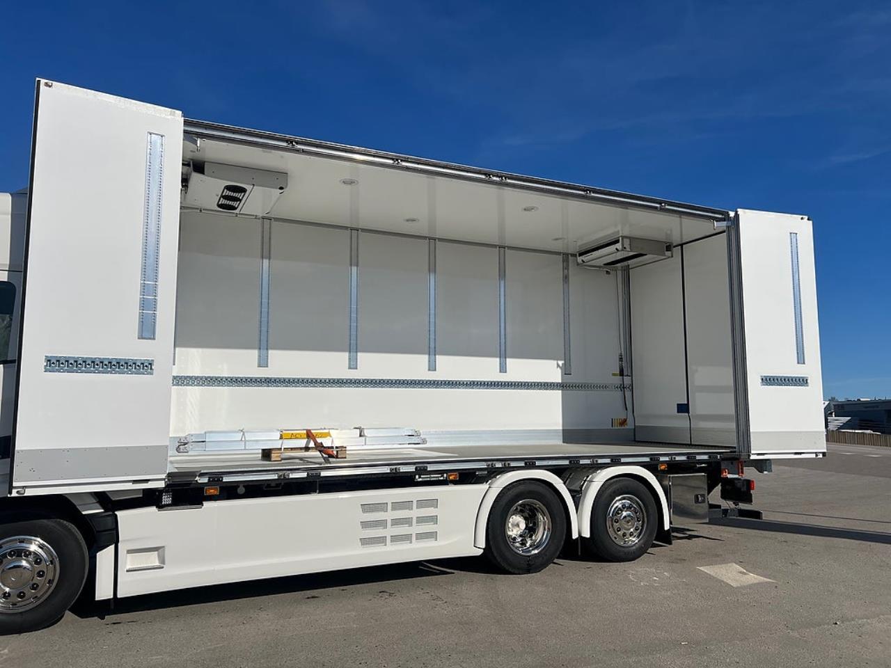 Scania R560 6x2*4 Kylbil / Frysbil &Ouml;BS, Norfrig 2026 - Sk&aring;p isolerat