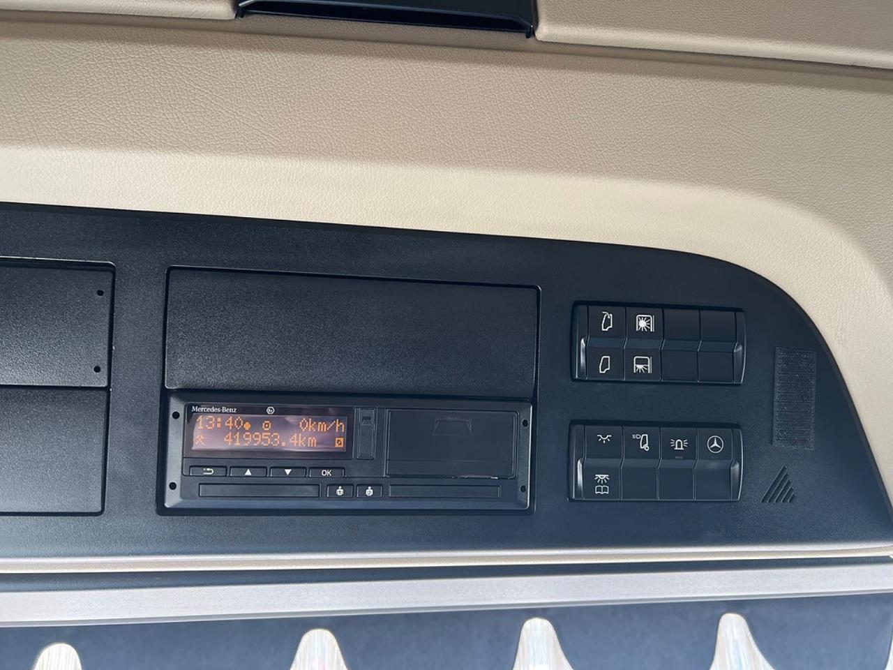 Mercedes-Benz Actros 2553 6x2*4 Lastv&auml;xlare  "Fullutrustad"  & TMA-Flak 2021 - Krok/Lastv&auml;xlare