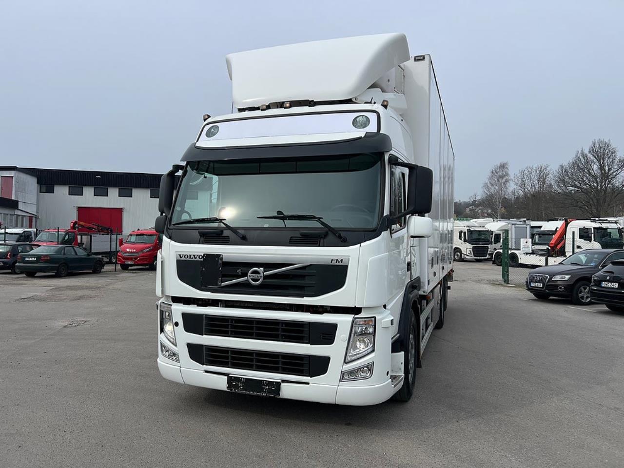 Volvo FM 410 6x2 Kyl / Frysbil, 2-Zons Korridorbil 2013 - Sk&aring;p isolerat