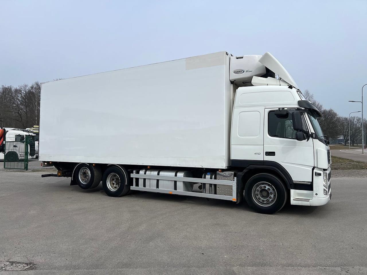 Volvo FM 410 6x2 Kyl / Frysbil, 2-Zons Korridorbil 2013 - Sk&aring;p isolerat