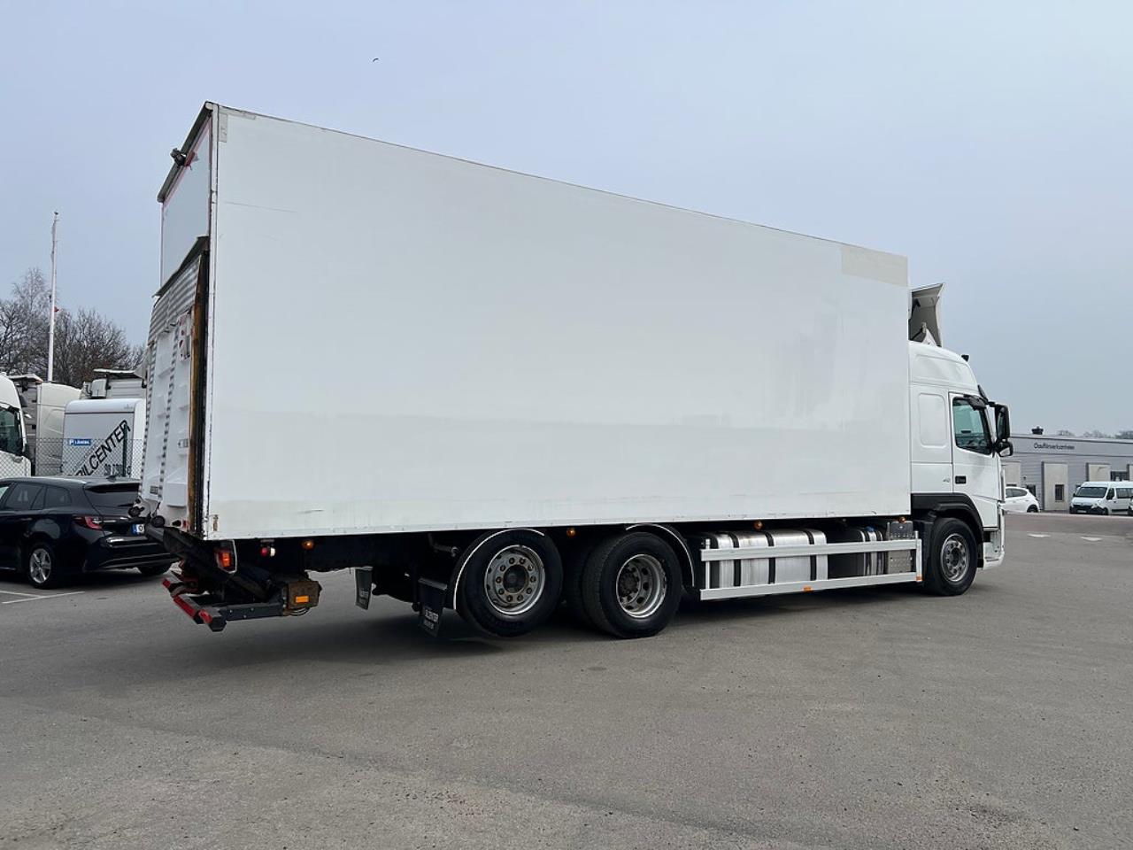 Volvo FM 410 6x2 Kyl / Frysbil, 2-Zons Korridorbil 2013 - Sk&aring;p isolerat