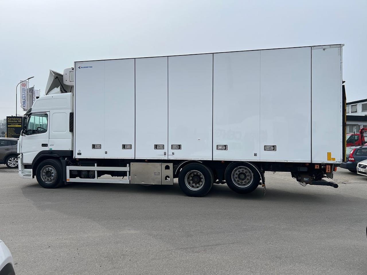 Volvo FM 410 6x2 Kyl / Frysbil, 2-Zons Korridorbil 2013 - Sk&aring;p isolerat