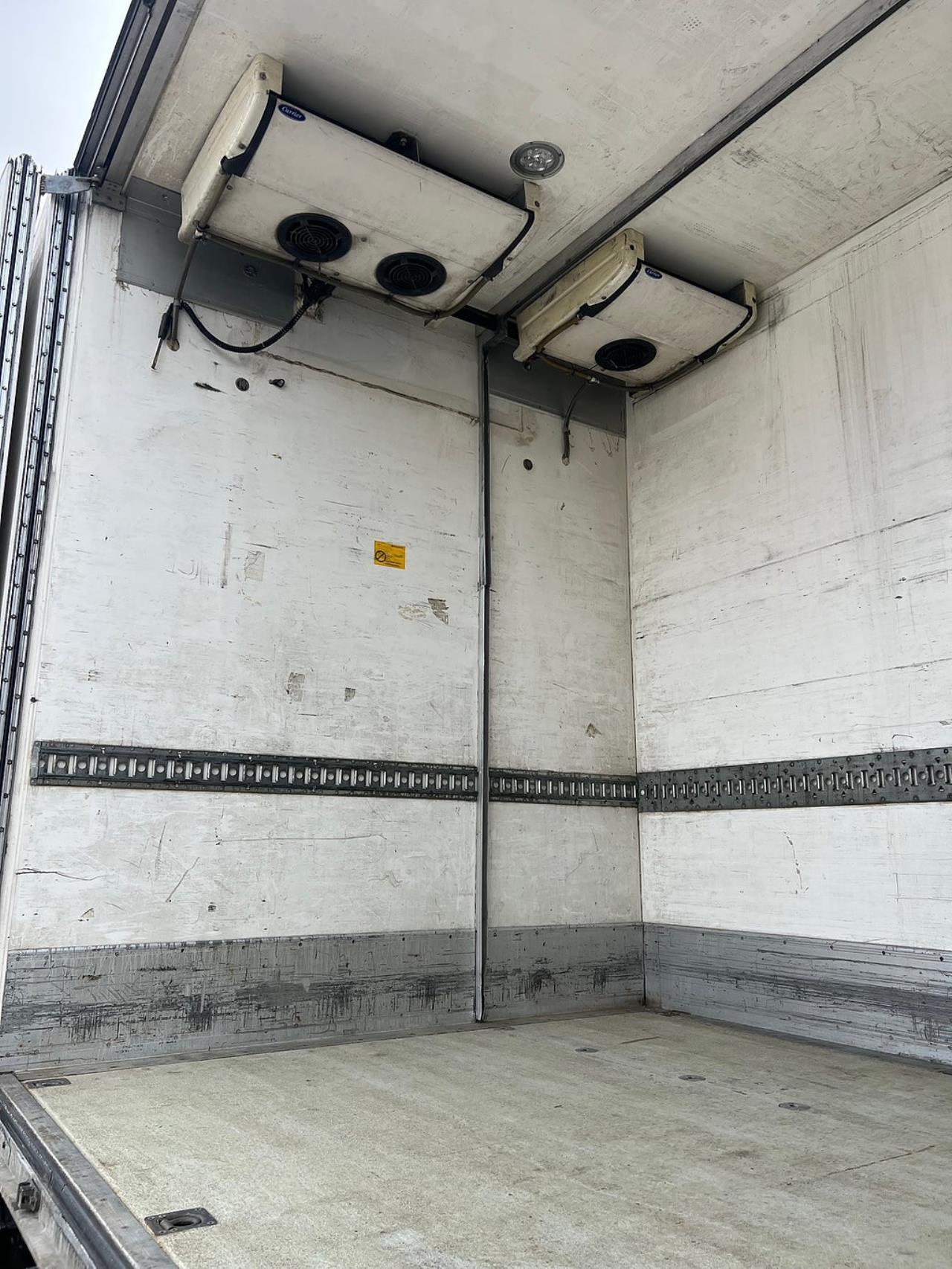 Volvo FM 410 6x2 Kyl / Frysbil, 2-Zons Korridorbil 2013 - Sk&aring;p isolerat