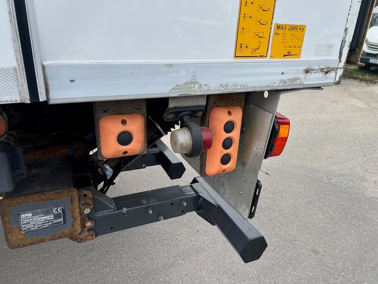 Volvo FM 410 6x2 Kyl / Frysbil, 2-Zons Korridorbil 2013 - Sk&aring;p isolerat