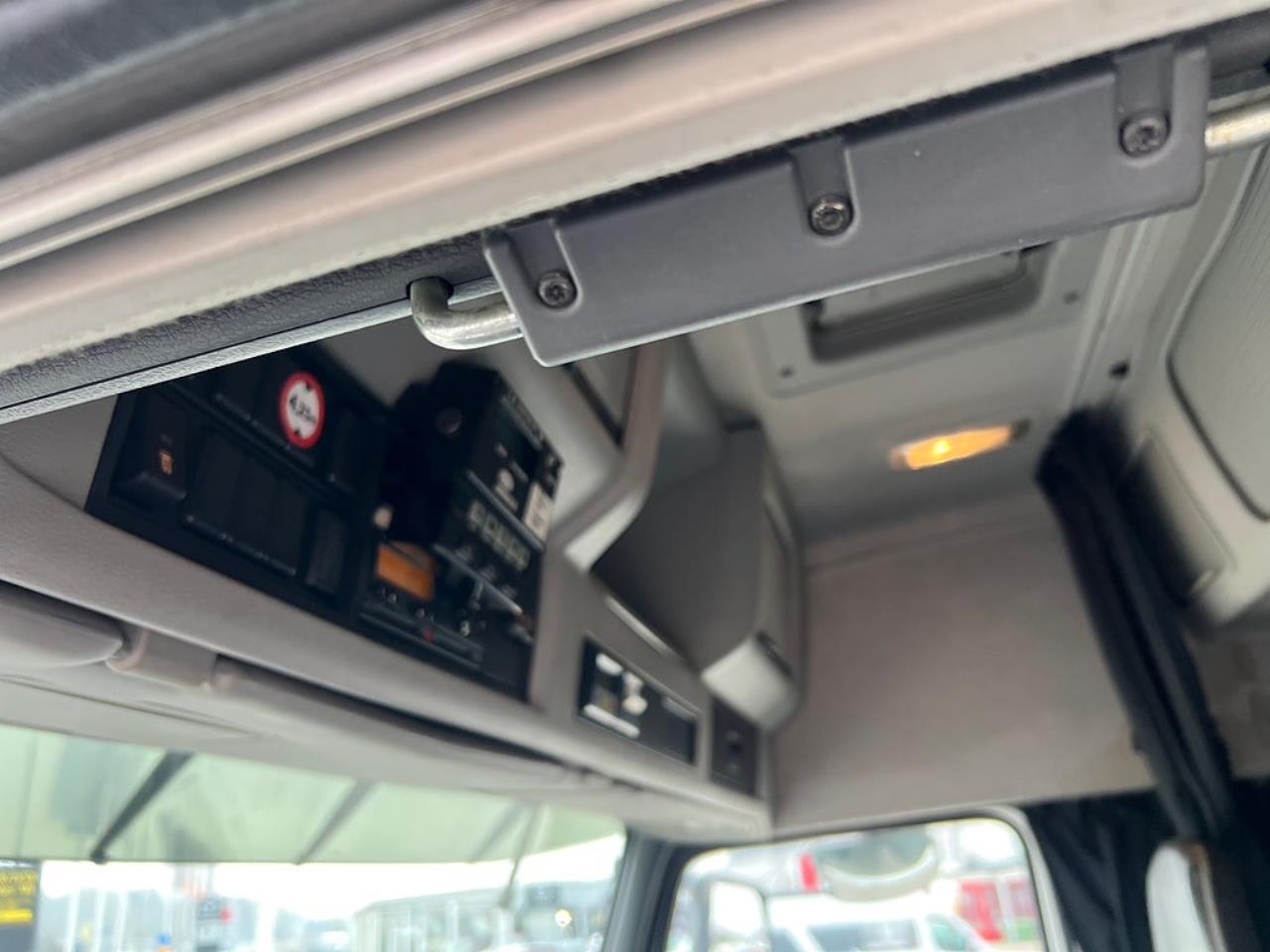 Volvo FM 410 6x2 Kyl / Frysbil, 2-Zons Korridorbil 2013 - Sk&aring;p isolerat