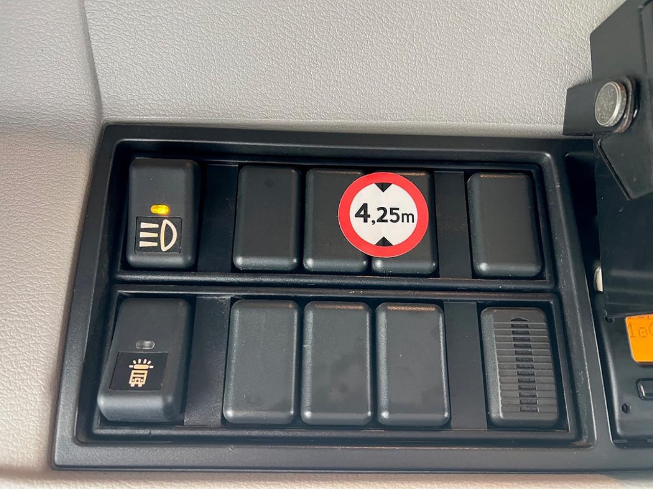 Volvo FM 410 6x2 Kyl / Frysbil, 2-Zons Korridorbil 2013 - Sk&aring;p isolerat