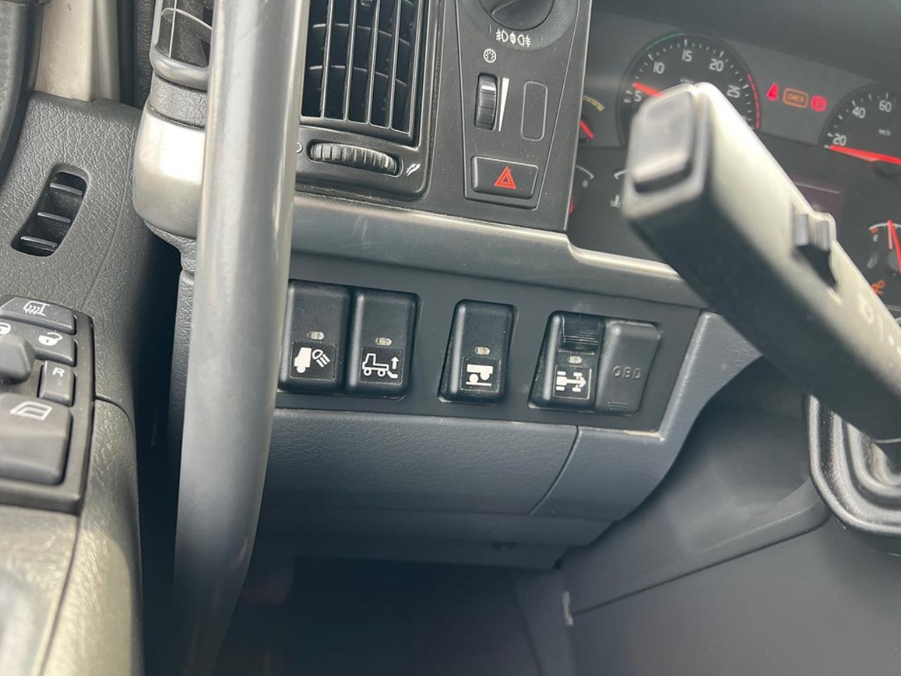 Volvo FM 410 6x2 Kyl / Frysbil, 2-Zons Korridorbil 2013 - Sk&aring;p isolerat