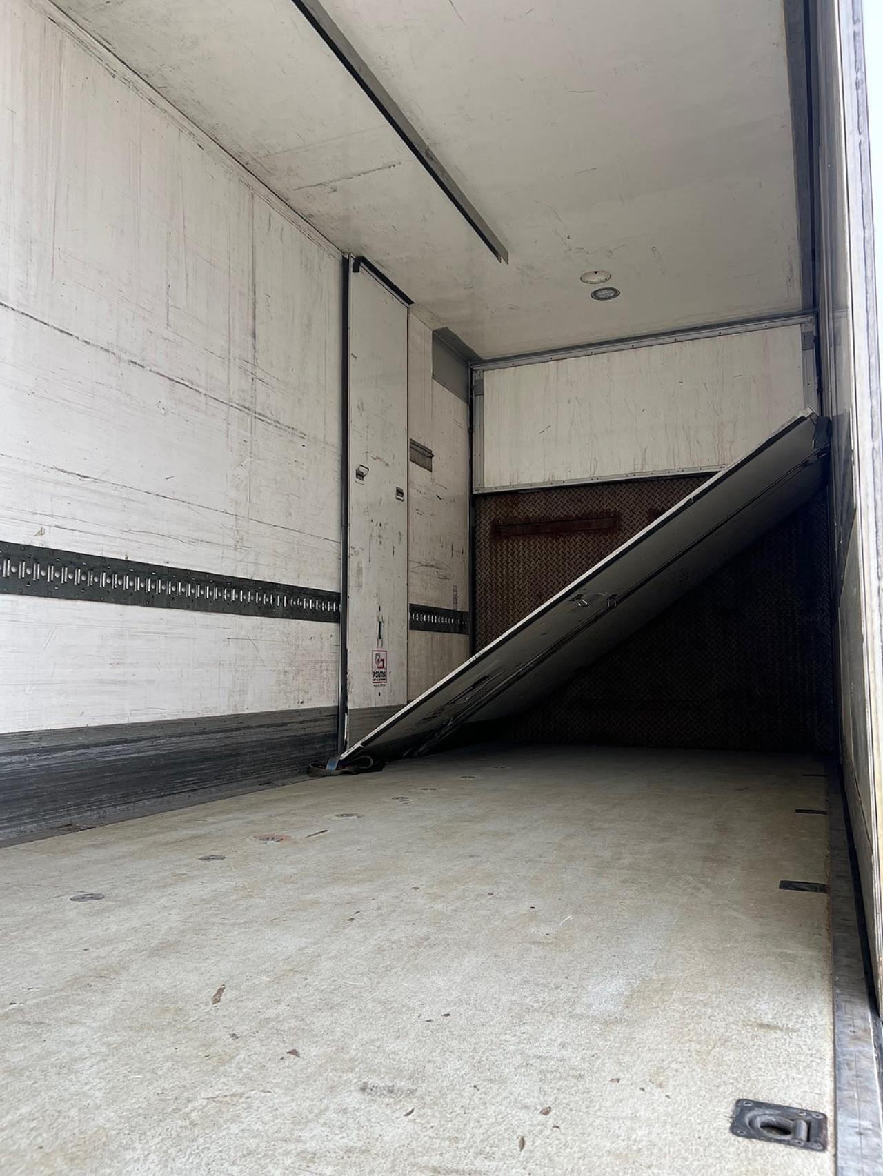 Volvo FM 410 6x2 Kyl / Frysbil, 2-Zons Korridorbil 2013 - Sk&aring;p isolerat