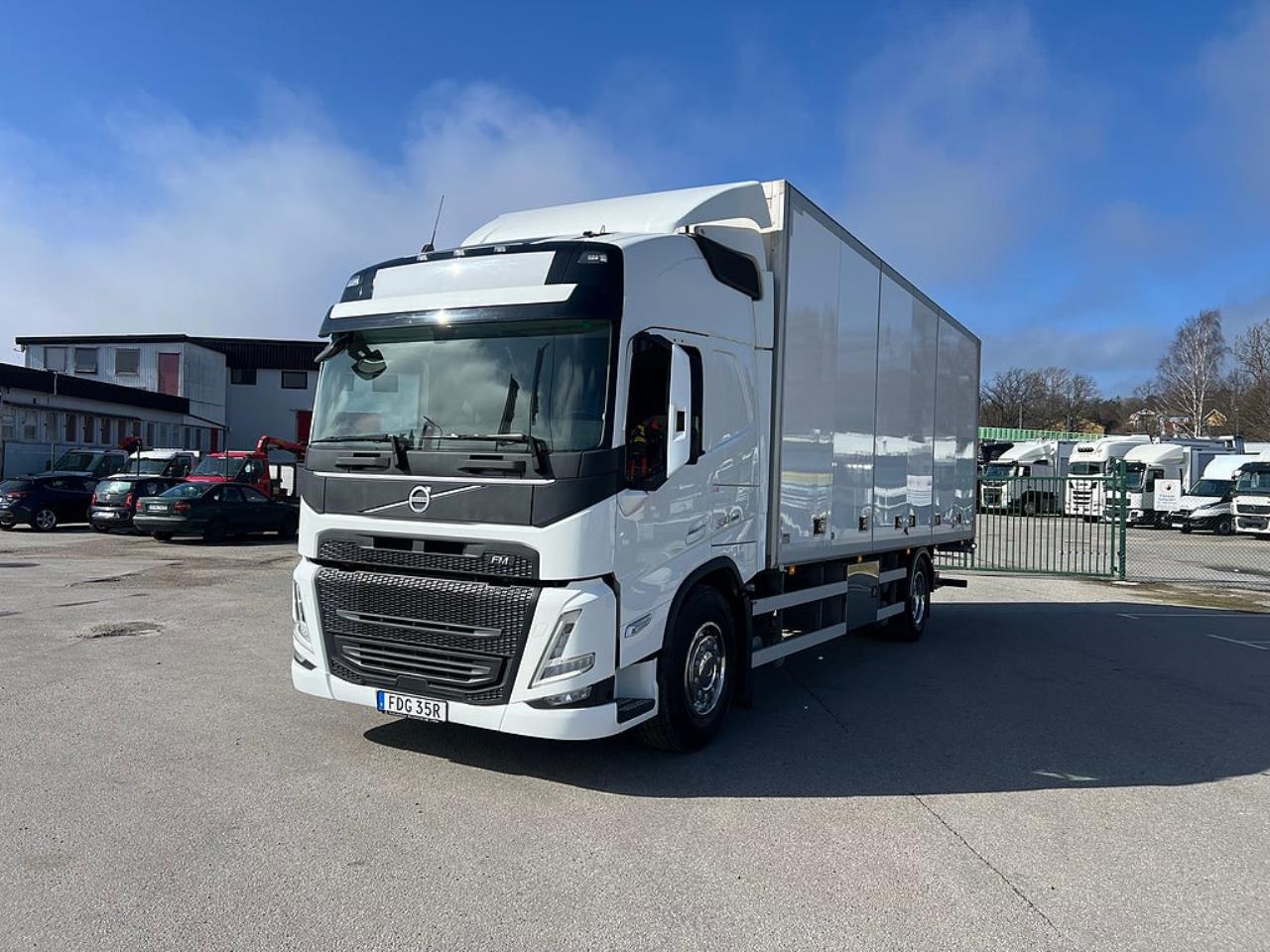 Volvo FM 330 4x2 Sk&aring;pbil, &Ouml;ppningsbarsida, Euro 6 2021 - Sk&aring;p