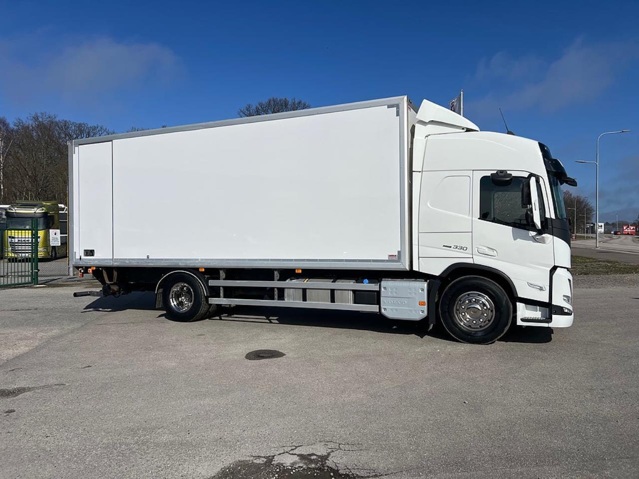 Volvo FM 330 4x2 Sk&aring;pbil, &Ouml;ppningsbarsida, Euro 6 2021 - Sk&aring;p