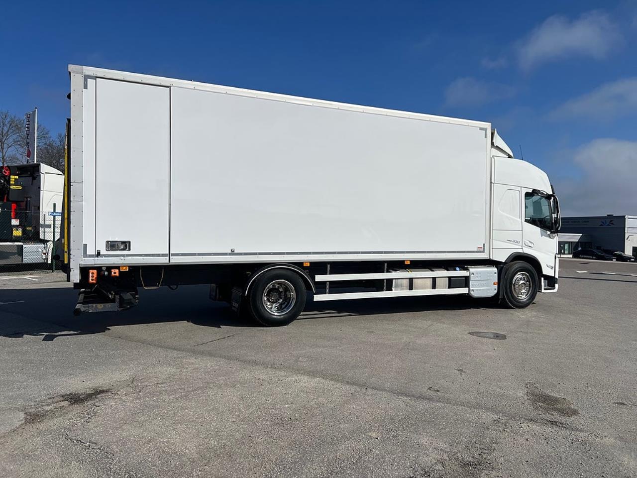 Volvo FM 330 4x2 Sk&aring;pbil, &Ouml;ppningsbarsida, Euro 6 2021 - Sk&aring;p