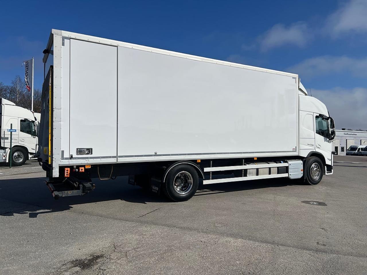 Volvo FM 330 4x2 Sk&aring;pbil, &Ouml;ppningsbarsida, Euro 6 2021 - Sk&aring;p
