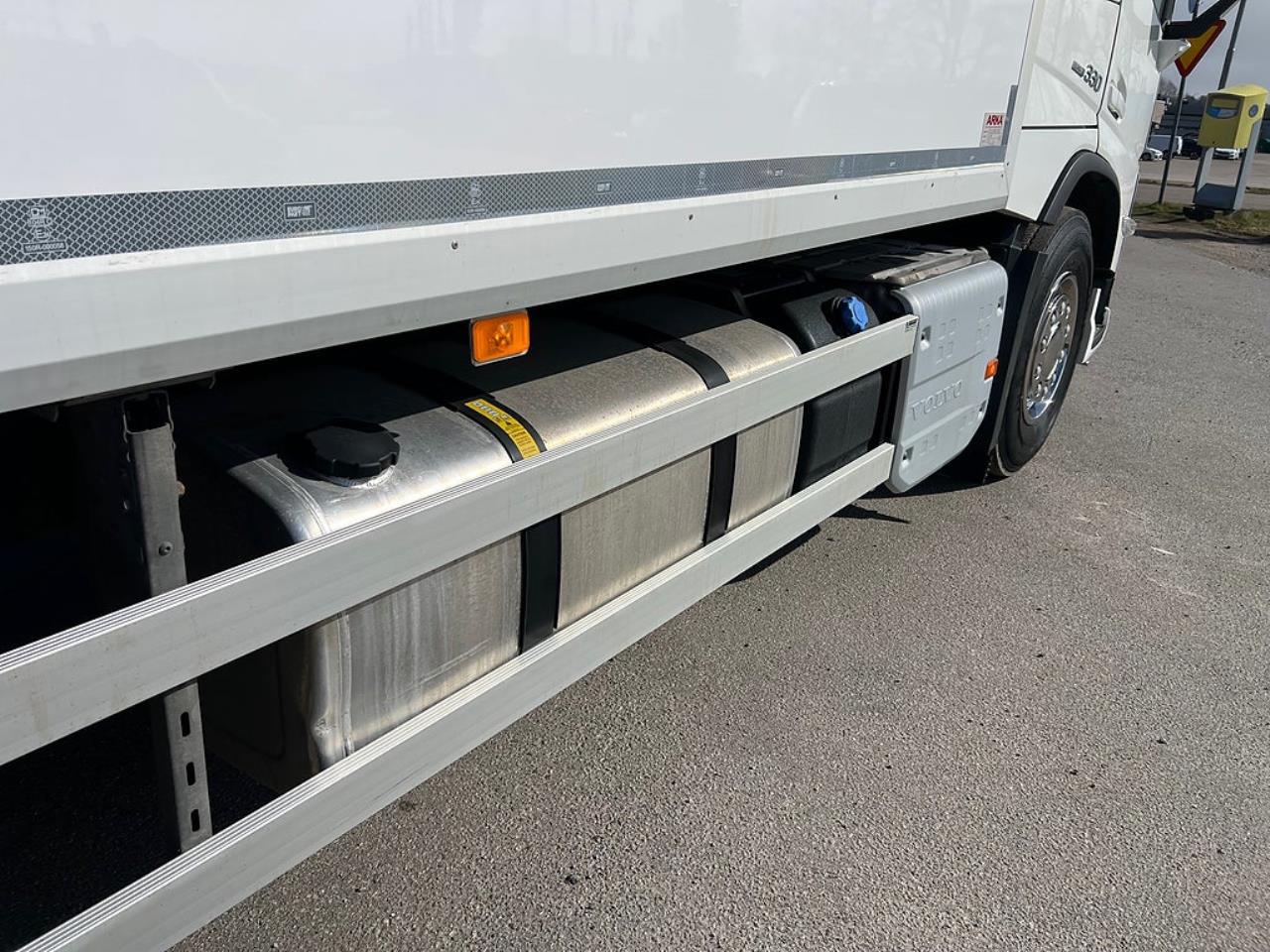 Volvo FM 330 4x2 Sk&aring;pbil, &Ouml;ppningsbarsida, Euro 6 2021 - Sk&aring;p