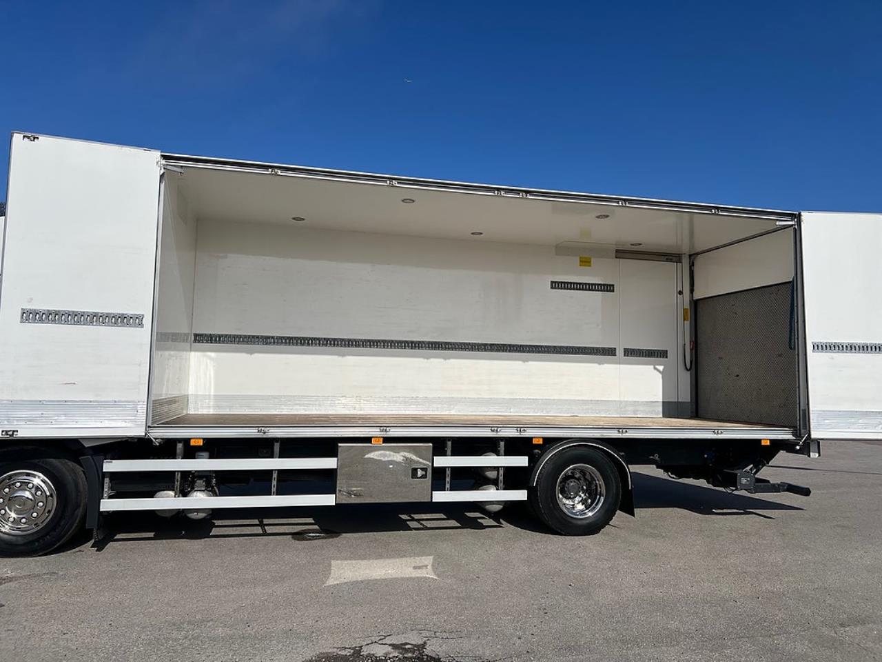 Volvo FM 330 4x2 Sk&aring;pbil, &Ouml;ppningsbarsida, Euro 6 2021 - Sk&aring;p