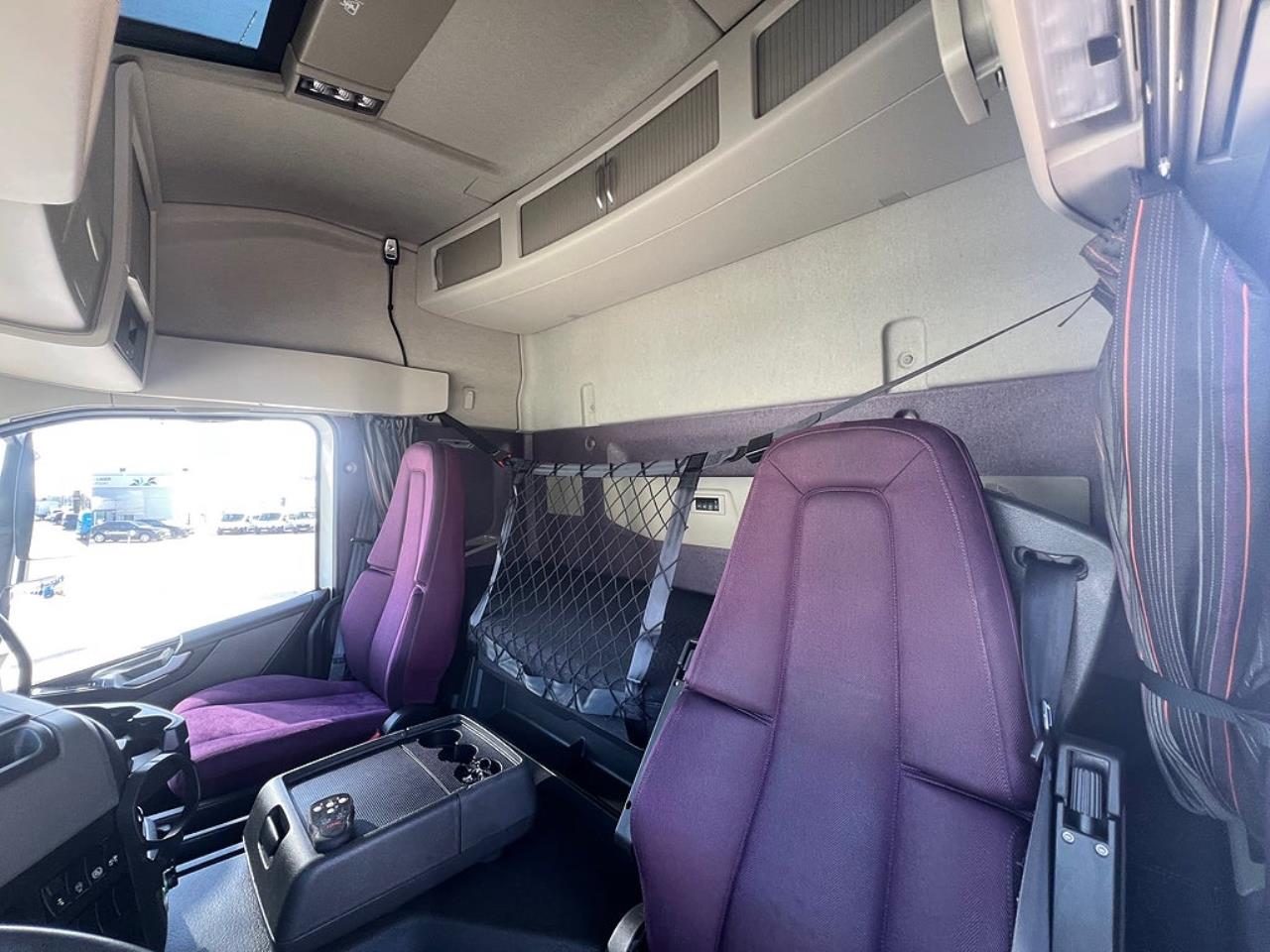 Volvo FM 330 4x2 Sk&aring;pbil, &Ouml;ppningsbarsida, Euro 6 2021 - Sk&aring;p