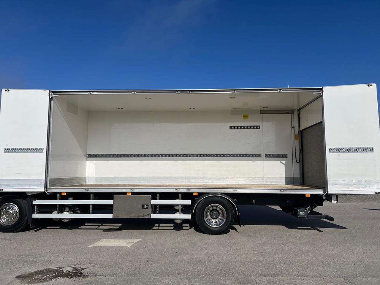 Volvo FM 330 4x2 Sk&aring;pbil, &Ouml;ppningsbarsida, Euro 6 2021 - Sk&aring;p