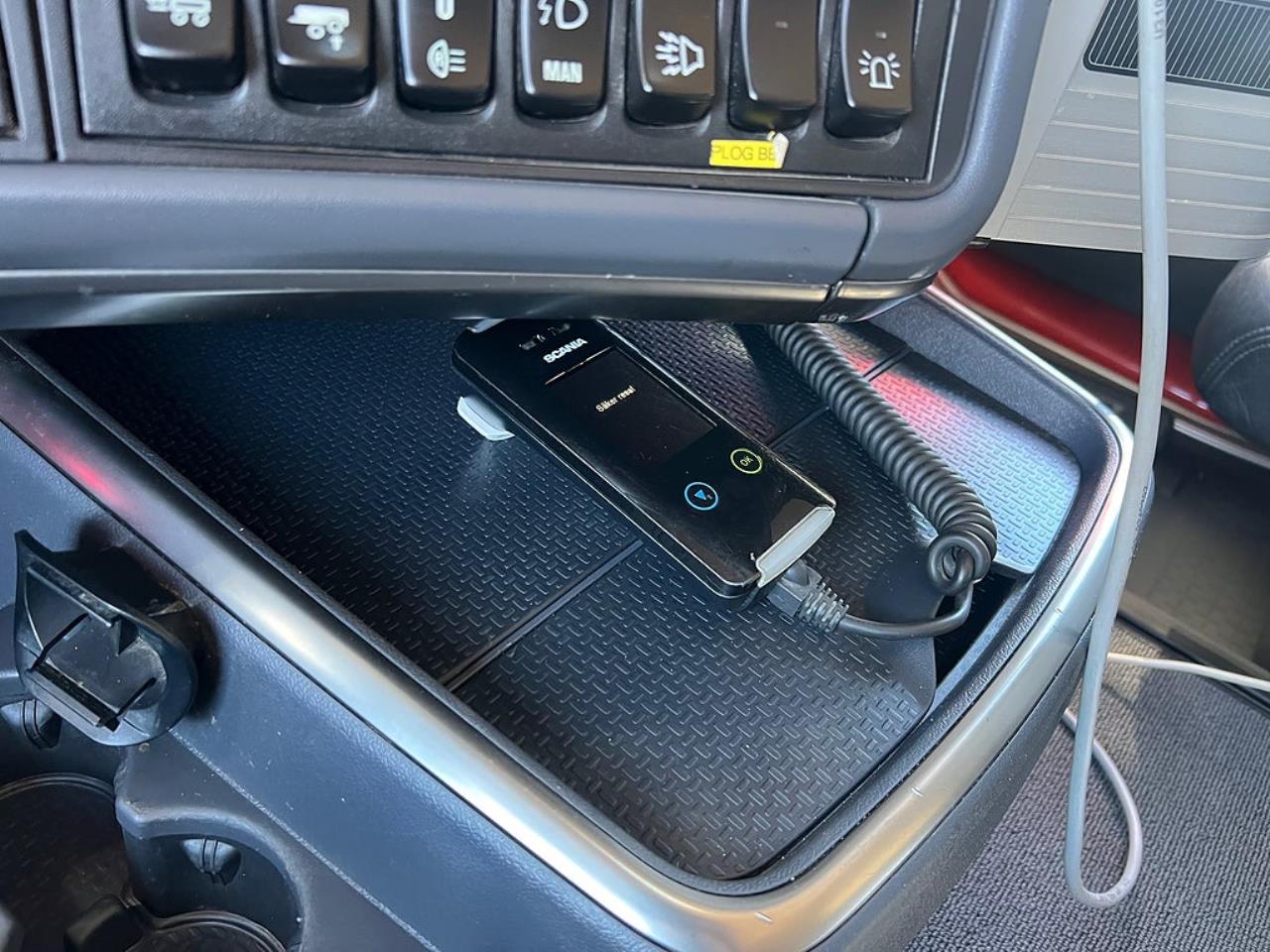 Scania R520 V8 8x4*4 Tridem Tippbil, Plogutrustad 2016 - Tipp