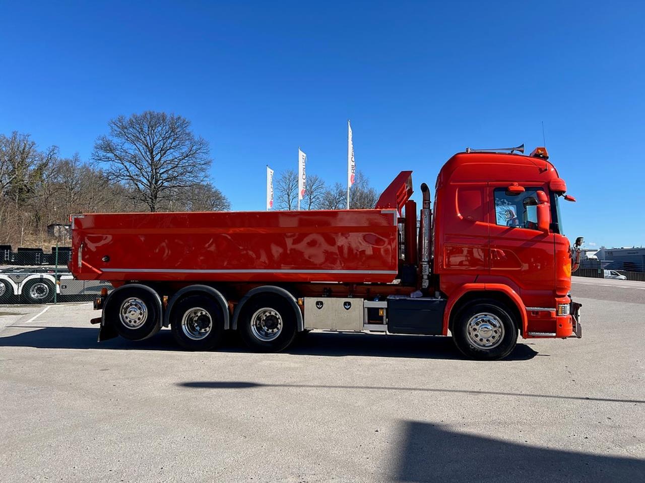 Scania R520 V8 8x4*4 Tridem Tippbil, Plogutrustad 2016 - Tipp