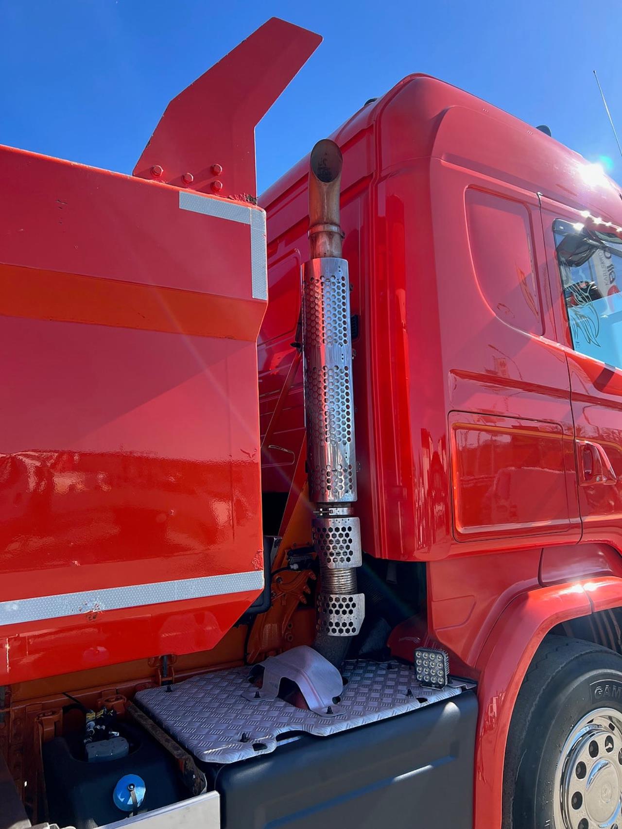 Scania R520 V8 8x4*4 Tridem Tippbil, Plogutrustad 2016 - Tipp