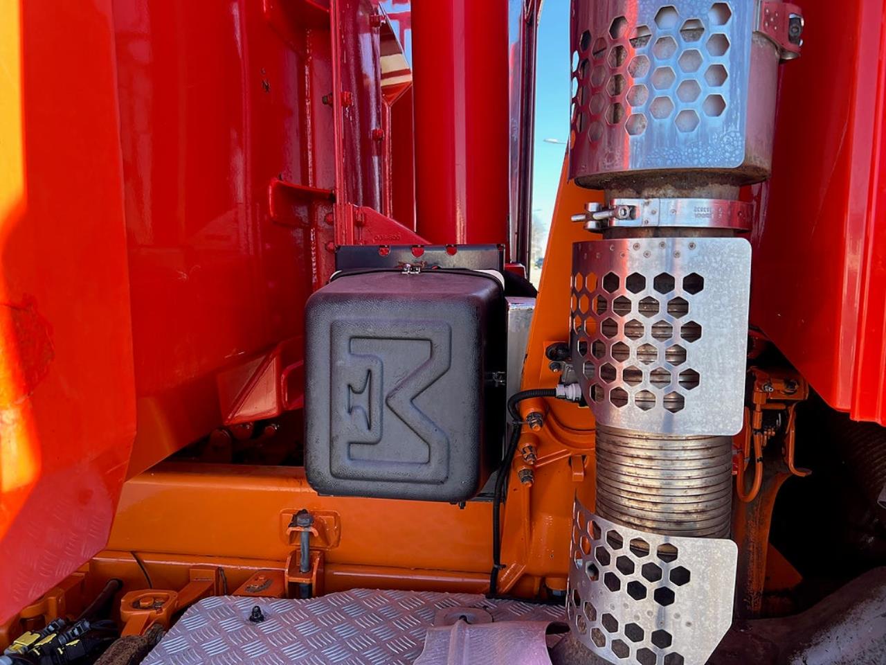 Scania R520 V8 8x4*4 Tridem Tippbil, Plogutrustad 2016 - Tipp